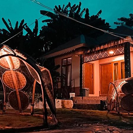 Lontart Guesthouse Nggorang Bagian luar foto