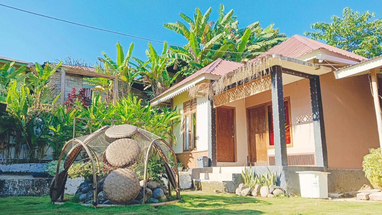 Lontart Guesthouse Nggorang Bagian luar foto